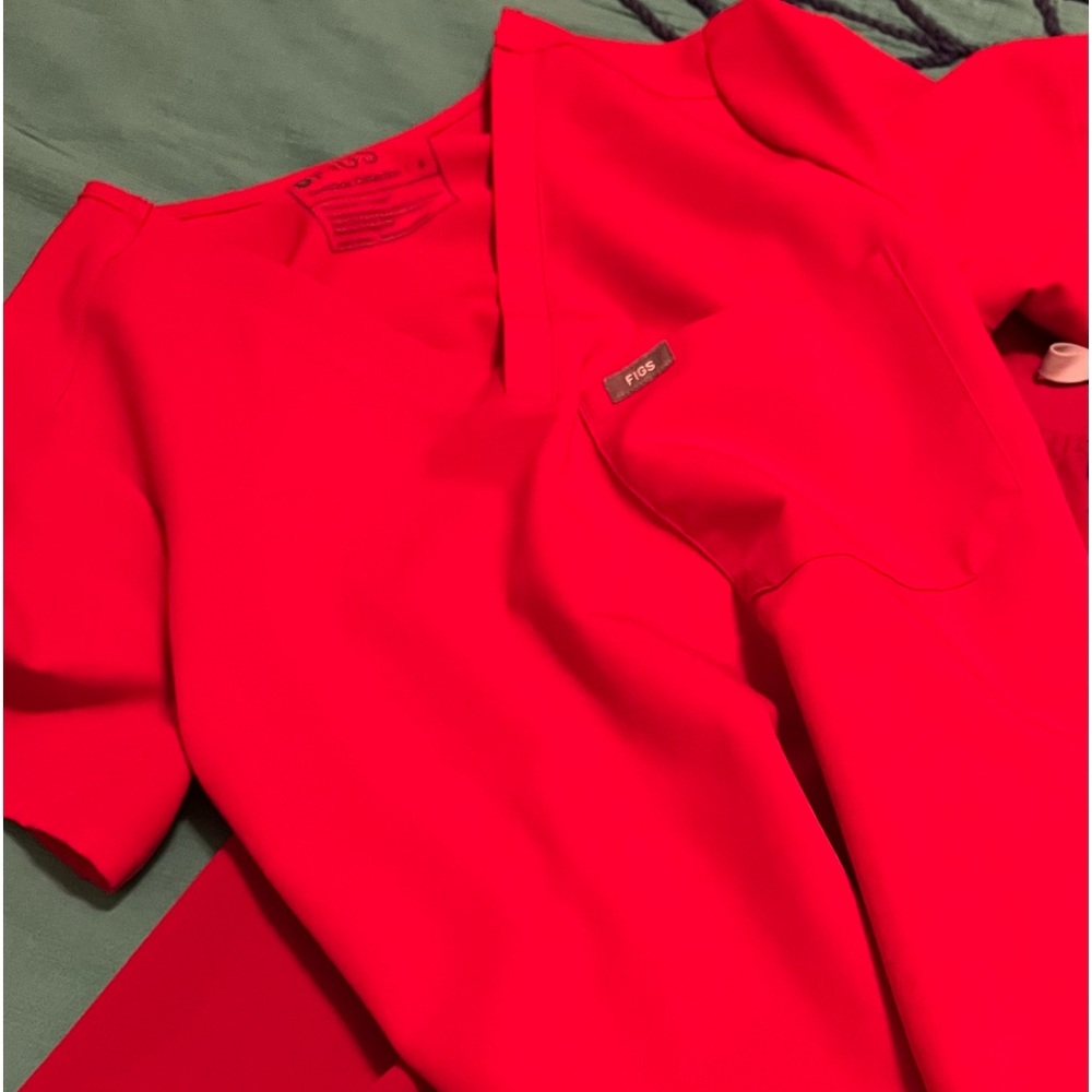 Figs Catarina small top red